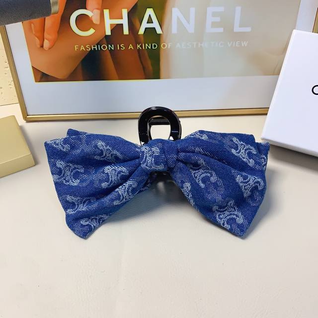 Celine hair clip Celine hair clip Arc de Triomphe denim bow claw clip, elegant a