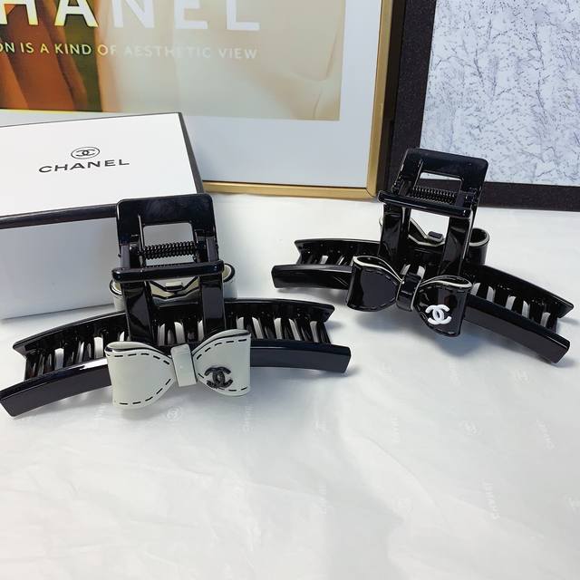 Chanel小香 Chanel抓夹 醋酸蝴蝶结Logo抓夹 气质百搭 日常精致小单品 小仙女必入单品 宝藏款 闭眼入推荐款 单个配发箍