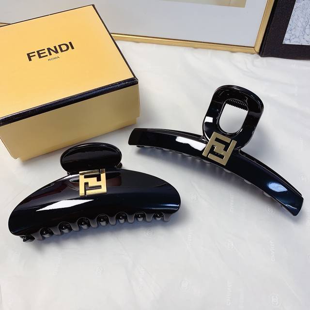 Fendi芬迪 Fendi抓夹 新款钛钢Logo抓夹 气质百搭 日常精致小单品 小仙女必入单品 宝藏款 闭眼入推荐款 单个配发箍盒