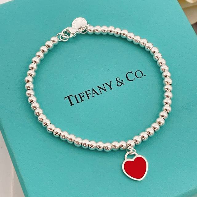 Tiffany*帝芙尼最新款红爱心银色手链 一致Z批黄铜材质，非常的上镜设计很特别值得入手高级手工坊系列
