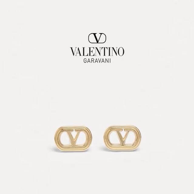 Valentino.华伦天奴专柜 新款 火爆古钻抛弃了一贯的铆钉元素 化繁为简 更加精致耐看 浪漫情怀唯美主义 甜美清新款必备单品 精选正品一致材质搭配