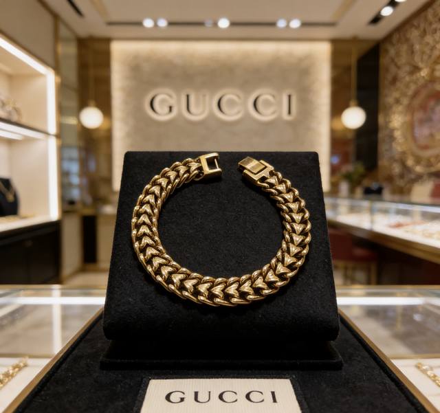 Newly released Gucci bracelet, a classic and exquisite design. The style and qua