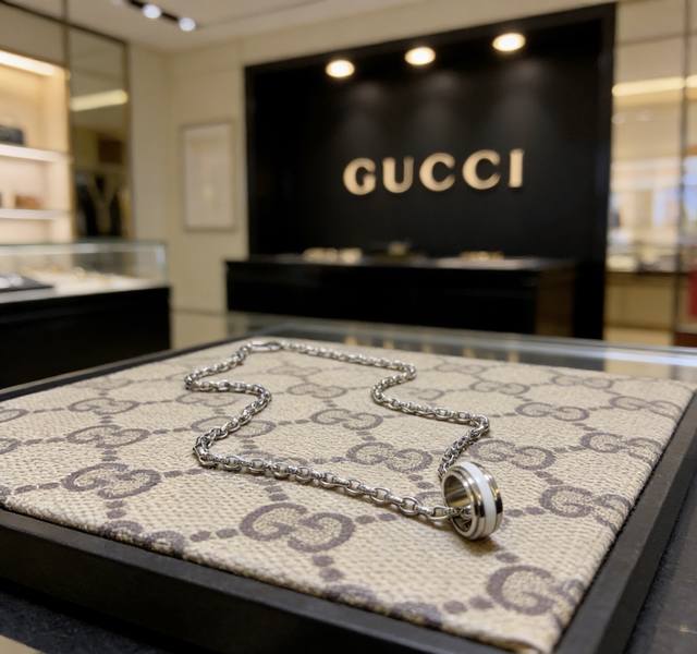 A must-have Gucci necklace for Douyin influencers, the latest model with a more