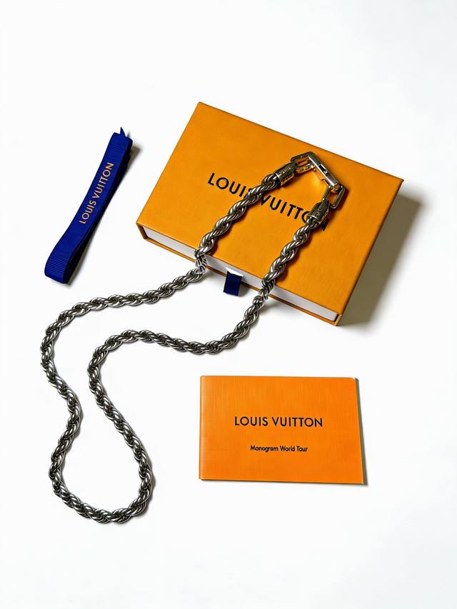 Louis Vuitton Necklace Original Item, New Model from Boutique, Retro Trendy Fash