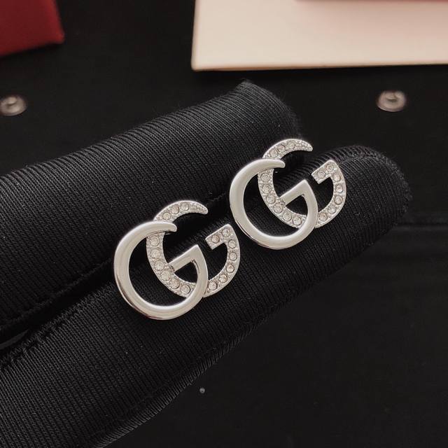 Item No. Ged0276 Gucc* Latest silver mini stud earrings, identical to Zp brass m