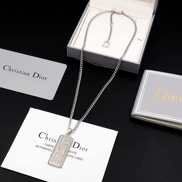 Dior波纹项链Xp1240