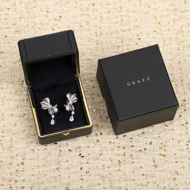 207923 我们出品 蝴蝶耳环 可订做真金真钻，只做对版Zp真金货，pk市面各种金货量大咨询客Fu 由格拉夫大师级工匠精心雕琢而成的Tilda’S Bow白金