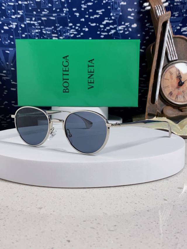 Bottega Veneta European and American Style Oval Small Frame Sunglasses Metal Fra