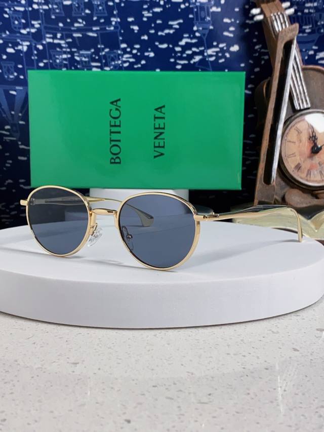Bottega Veneta European and American Style Oval Small Frame Sunglasses Metal Fra