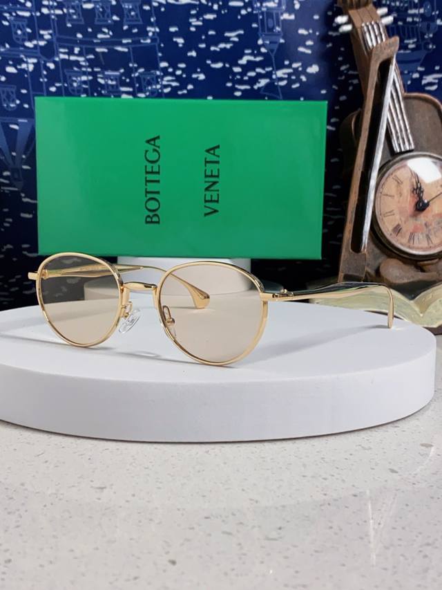 Bottega Veneta European and American Style Oval Small Frame Sunglasses Metal Fra