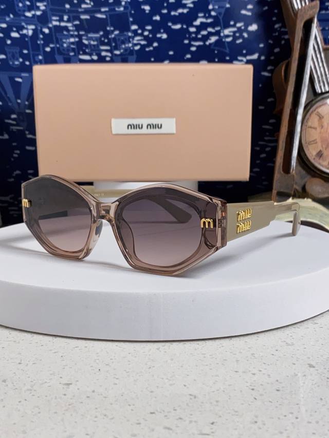 Miumiu 2026 New Cat-Eye Retro Fashion Sunglasses Women's Sunglasses Foreign Trad