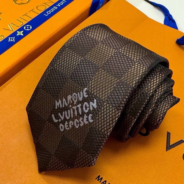 New Louis Vuitton Damier checkered tie, a rare and exquisite choice showcasing s