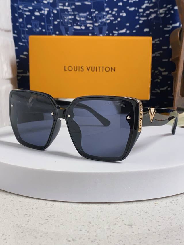 Louis Vuitton 2026 New LV Sunglasses Fashionable Trendy Women's Sunglasses with