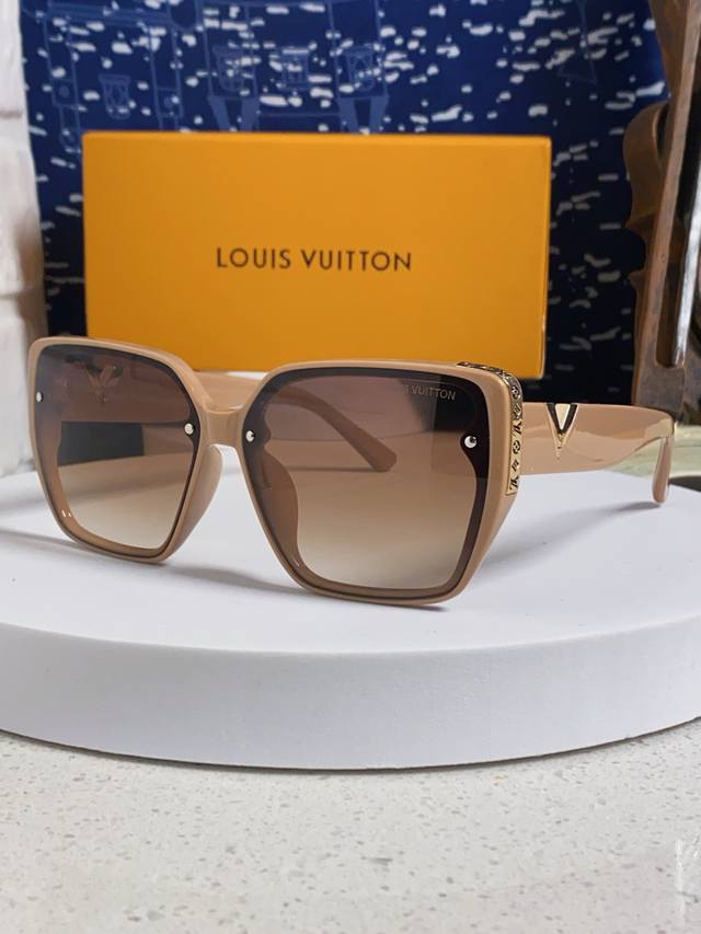 Louis Vuitton 2026 New LV Sunglasses Fashionable Trendy Women's Sunglasses with
