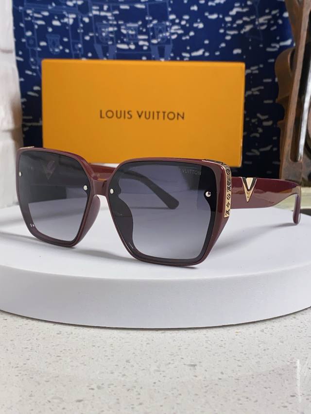 Louis Vuitton 2026 New LV Sunglasses Fashionable Trendy Women's Sunglasses with