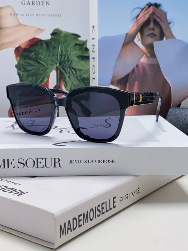 Burberry New Fashionable Retro Unique Comfortable Avant-garde Sunglasses High-Qu