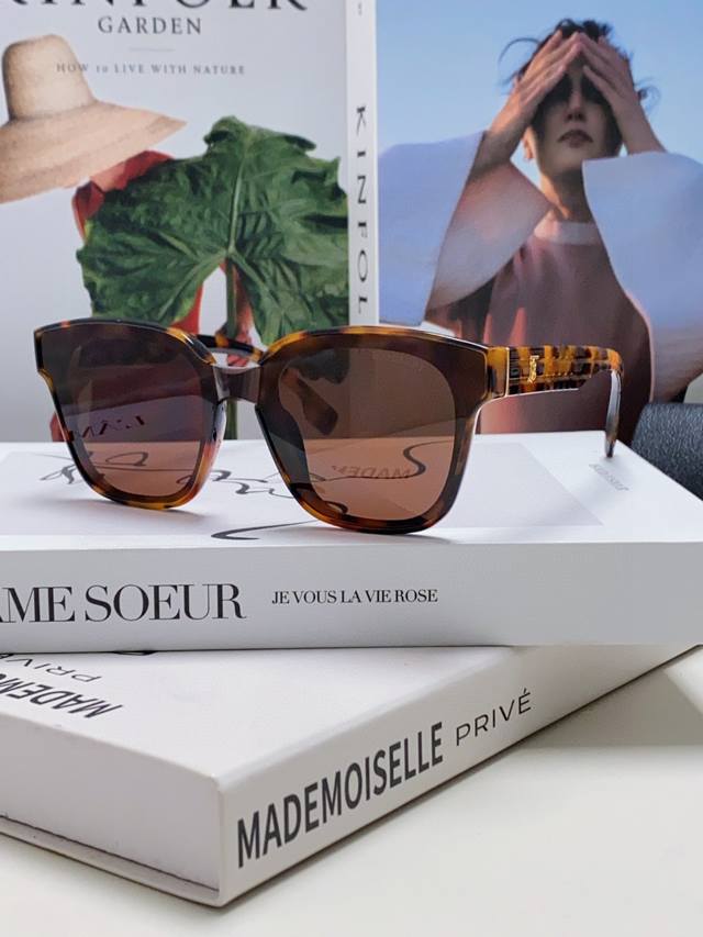 Burberry New Fashionable Retro Unique Comfortable Avant-garde Sunglasses High-Qu