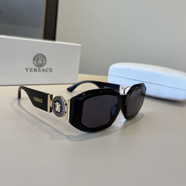 Versace stylish sunglasses with a European and American flair, unisex sunshades,