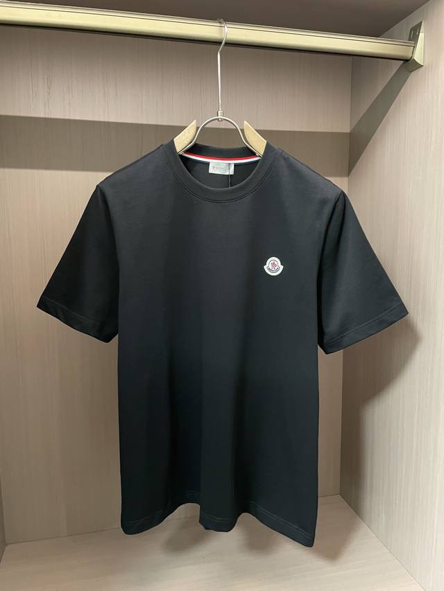 蒙口 官网同款 官网同款 官网同款重磅推荐！夏装新品 专柜在售 最新系列图案logo短袖t恤 必须人手一件的节奏！进口顶极精梳棉面料，极为亲肤舒适 摸上去非常的