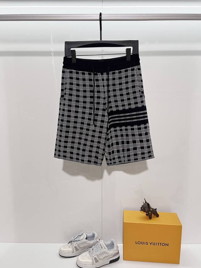 Thom Browne 2026 Ss New Knit Shorts. Made with custom wafer weave and jacquard k