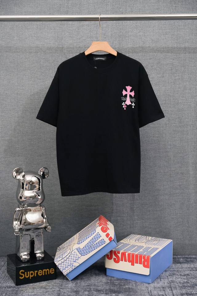 款号 Dt15- 70 上新chrome Hearts 克罗心 梵文字母印花短袖t桖正确版本， 克双纱棉定制面料，定制罗纹. 黑白两色 S-Xl