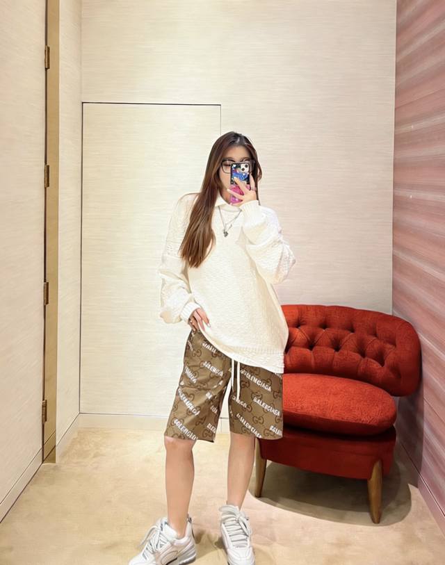 特价 库存:S 17 L 1 Xl 1巴黎世家 × Blcg×Gc 25Ss 联名提花弹幕印花短裤轻奢主义 男女日常通勤穿搭必备单品详细特征 原材料高密度棉质帆 特价 库存:S 17 L 1 Xl 1巴黎世家 × Blcg×Gc 25Ss 联名提花弹幕印花短裤轻奢主义 男女日常通勤穿搭必备单品详细特征 原材料高密度棉质帆