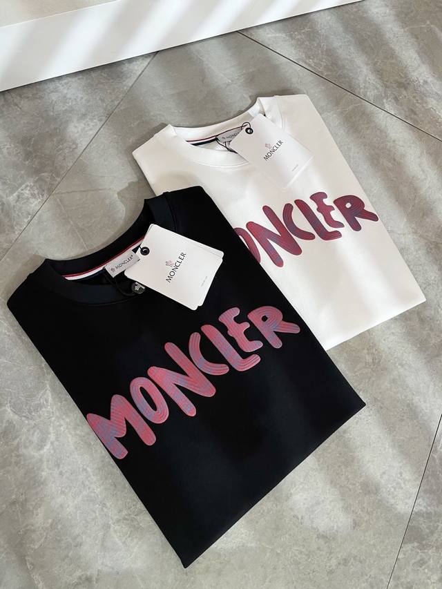 Moncler蒙家 2026春夏最新男女同款贸易订单短袖t恤，全品相！！网红款！采用logo图案压胶设计！上身舒适透气，不僵硬，整体有着丰富的立体感，品质出口订