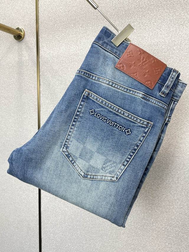 Louis Vuitton's latest high-end casual jeans, a must-have item! Made with custom