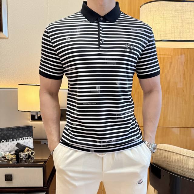 华伦天奴 2026Ss马年春夏新款polo领短袖系列。精选优质双丝光棉面料，时尚大牌元素logo设计，上身版型超赞，面料细腻舒适透气，随意搭配都超级好看时尚型男