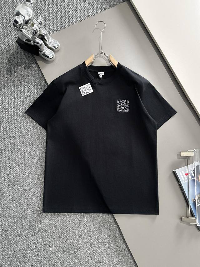套装款！Loewe 罗意威 2025新款 前后勾勒线刺绣字母logo 拼接袖口 男女同款 短袖t恤 定制260克100％双纱纯棉面料 定染32支双股螺纹 领标吊
