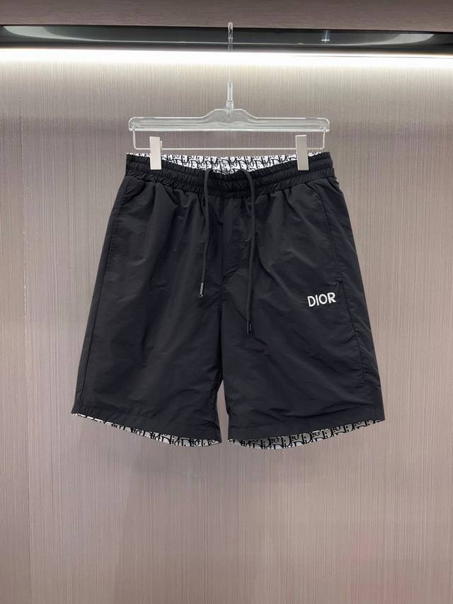 迪奥 原单货情侣款2530春夏新品短裤 专柜同步有售，时尚休闲裤 ，进口原版面料，上身舒适透气，顶级工艺品牌logo，腰围工艺螺纹围接，档次极高，版型超正，上身