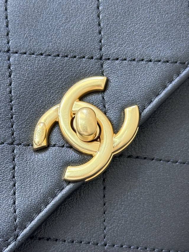 对图品质 原厂皮 26C邮差包隐藏款 5906 24K镀厚香槟色钢制五金，注意不是“黄金色”区分市场版本！！原版五金，根本不需要任阿花哨的语言描述，只肉眼看这个