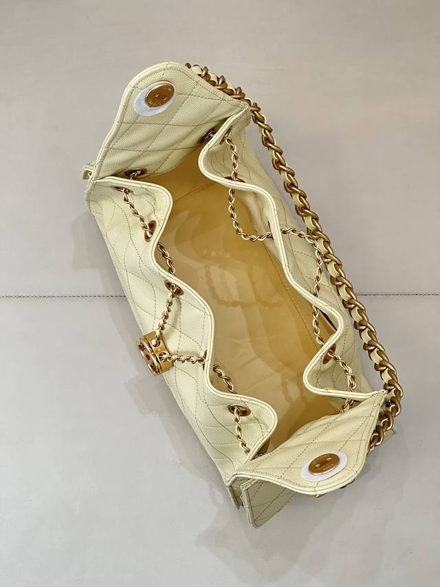 对图品质 原厂皮！25Bagmini 小号 中号 1200 1400 5293 其次，这款包包的容量也超赞！而且这个配色真的好爱好爱，超级能装。手机、钱包、化妆