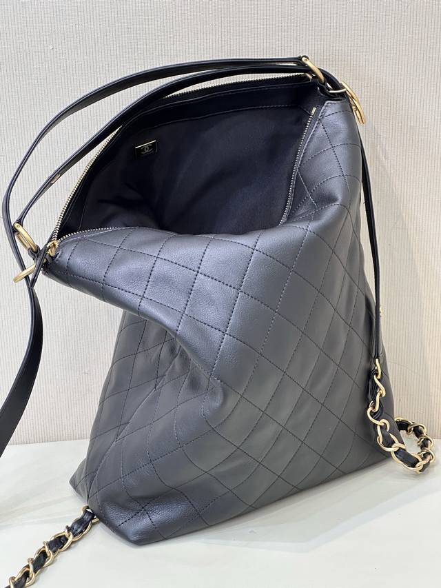 对图品质 原厂皮 1250 小号大号25Shobo两用包 5509 5517 很适合日常通勤背，出门随便一背就可以了，太阳伞、水瓶、补妆的塞进去都妥妥的，可腋下