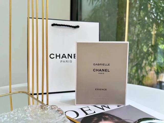 原单品质香奈儿chanel嘉柏丽尔天性 Ml . . 我不追求极致, 我要纯粹一直认为“纯粹”是个高高在上的词,因为挣脱桎梏, 纯粹一词才能被定义.似乎将享乐主