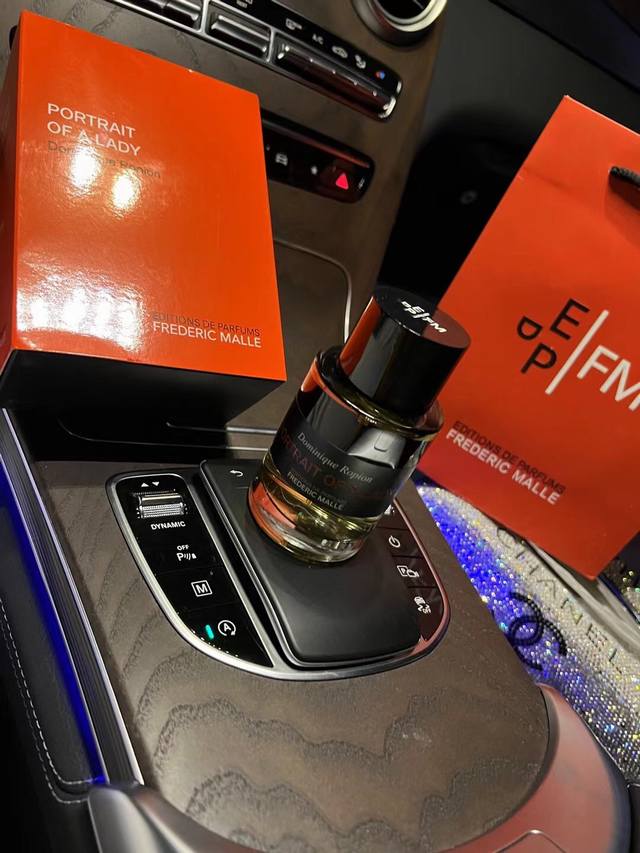 原单品质馥尔马贵妇肖像 窈窕如她 Ml一种摩登现代，根植于经典香水的不朽设计，中性干练的外包装瓶下装得下每一种香水, Frédéric Malle馥马尔香水出版