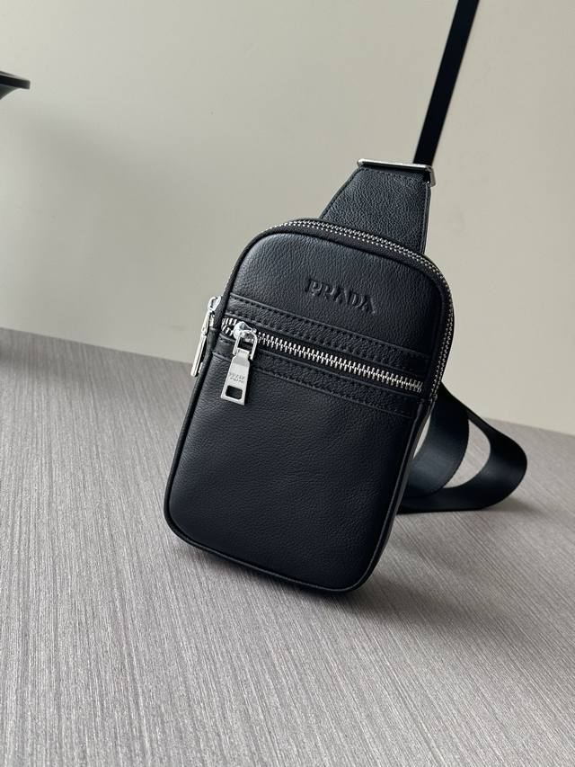 Top-tier, high-end, hard-to-find Prada phone bag chest bag, the latest hot-selli
