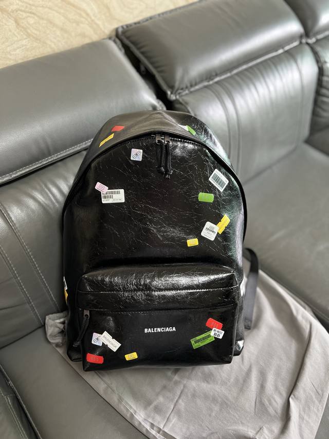 原单跑量 今日新品 独家balenciaga Le Icty 2025Ss新款荔枝纹书包背包双肩包巴黎世家 这一季越出越时尚，采用小牛耐磨实用 手感也非常好容量