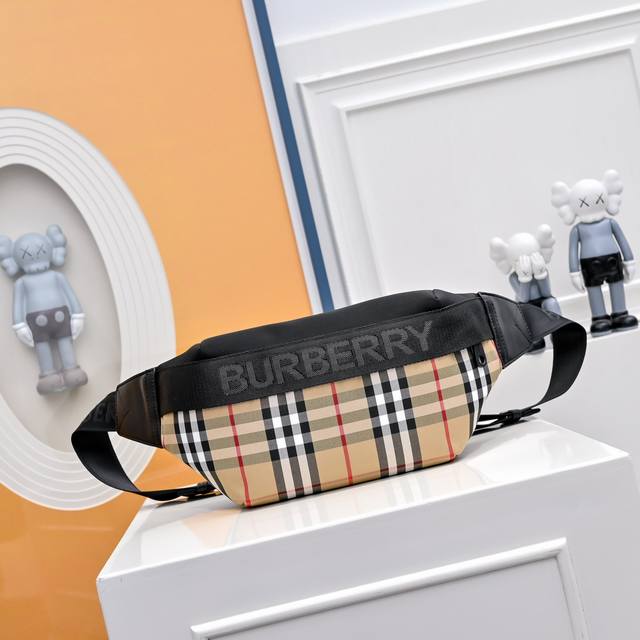 Original Burberry men's chest bag waist bag, complete packaging. A perfect repli