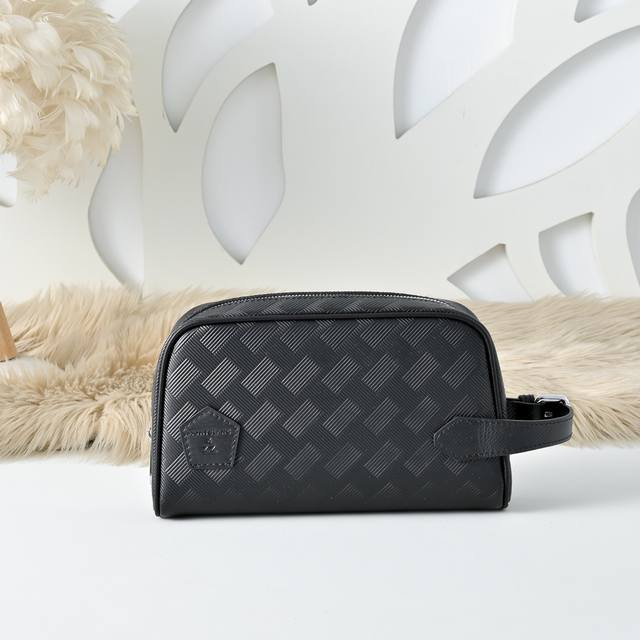 Mont Blanc - Latest men's clutch bag. Made of top-grain cowhide leather with an