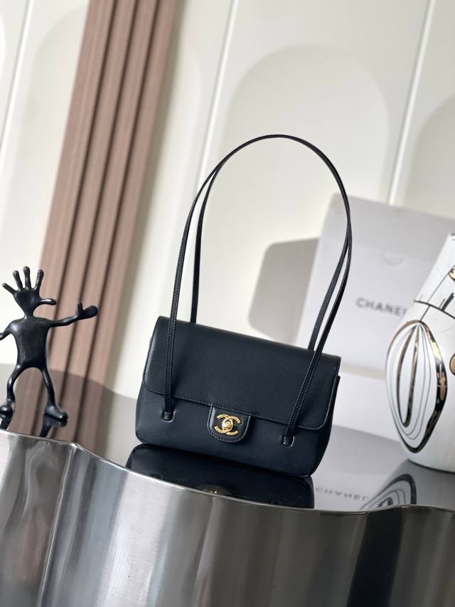 Chanel26p Jennie's Preppy Coco shoulder bag. Size: 22*16*6cm. Model: 6130 Chanel26p Jennie's Preppy Coco shoulder bag. Size: 22*16*6cm. Model: 6130
