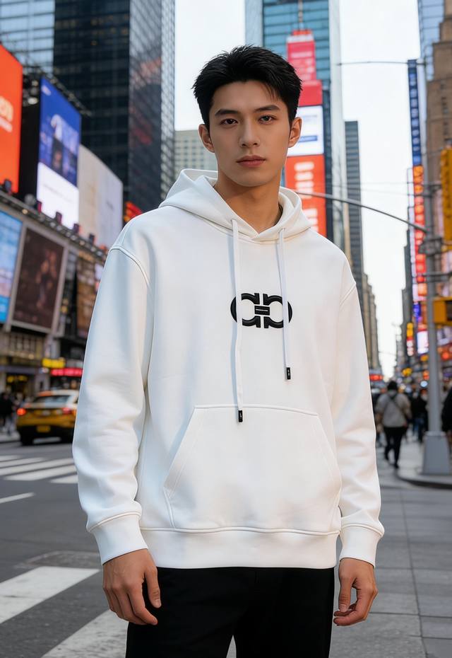 菲拉格慕 Ferragamo 连帽卫衣.男女同款！品牌字母图形视觉感再度上线.皮绣立体效果.更加活跃年轻松大胆的让标志融入图形.体现全新美感～优选380G天丝面
