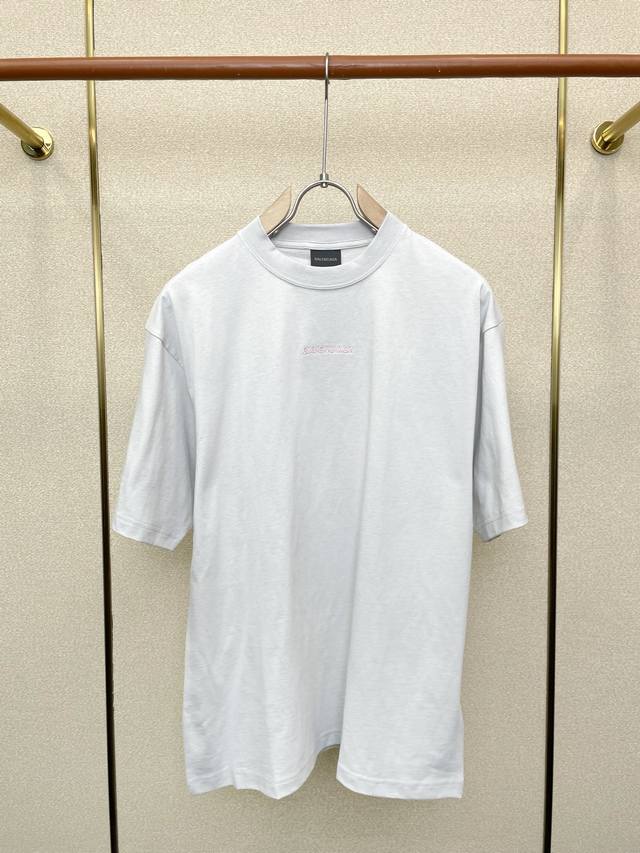 Balenciaga巴黎世家砸锅卖铁都要上的新款新款原单男士休闲短袖 高端定制 高端版本 时尚百搭爆款进口面料 手感超柔软细腻 穿着亲肤舒适 高端精品 代工厂p