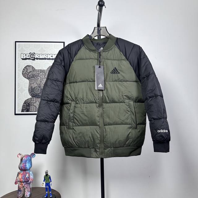 特价 款号: Z94潮牌 阿迪达斯三叶草羽绒棉服！棒球服小红书 抖音爆款众明星纷纷上身！采用原厂客供防风面料，选用优质塔丝绒和高端羽绒棉夹层内里，亲肤柔软 保暖