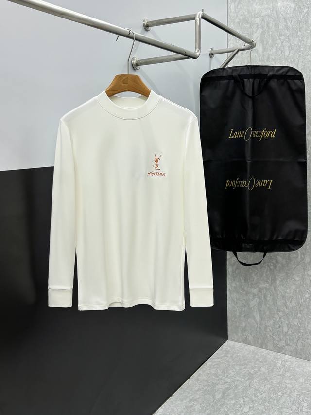 圣罗兰 Ysl 2025秋冬专柜新款 时尚休闲打底衫长袖t恤，精选进口高密度双面拉架棉面料，精致原版logo打造，舒适性与透气性兼优，柔软抗皱弹性和垂性极佳，无