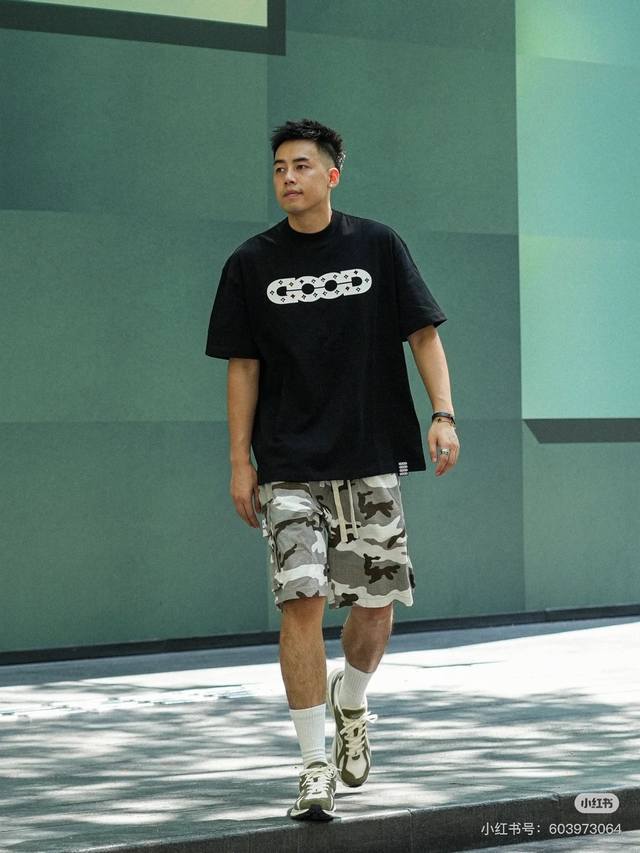 正品goodbrand镂空彩钻宽松t恤秋冬内搭美式男女潮牌短袖朱志鑫同款goodbrand 彩钻logo镂空发泡good短袖t恤 男女同款 彩钻镂空logo，发