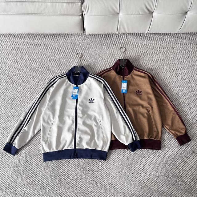 Adidas 阿迪达斯三叶草立领针织华夫格运动外套 男女同款 专柜同款这款阿迪三叶草外套绝对的爆款经典款，各大明星同款！细节在线，随意对比！采用原版面料，柔软舒