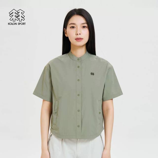 细节 ，女士新款kolon Sport可隆户外女露营梭织运动防晒防泼水短袖防晒短袖女士露营梭织短袖衬衫，原单品质，胸前logo铜质磨具定制，所有按扣品牌logo