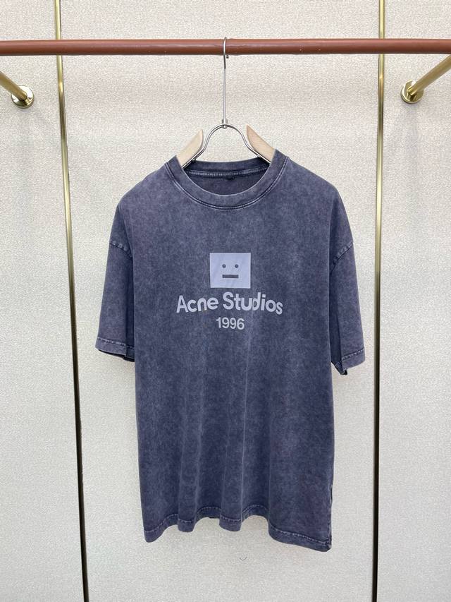Acne Studios独家专供新款原单男士休闲短袖 高端定制 高版本 时尚百搭爆款进口面料 手感超柔软细腻 穿着亲肤舒适 高端精品 代工厂p精细做工 上身非常