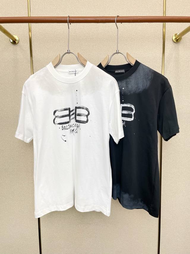 Balenciaga巴黎世家砸锅卖铁都要上的新款新款男士休闲短袖 高端定制 高端版本 时尚百搭爆款进口面料 手感超柔软细腻 穿着亲肤舒适 高端精品 代工厂p精细